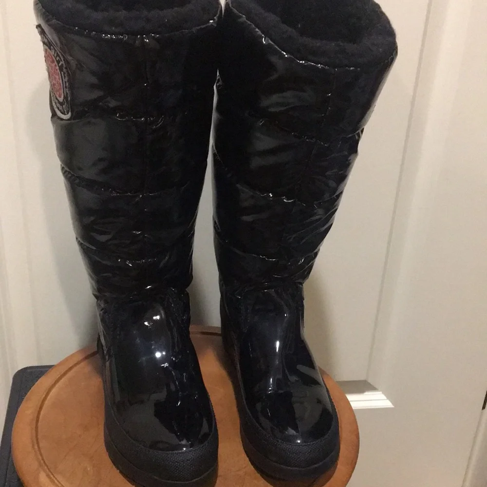 Like New!Steve Madden-Madden Girl Iggloo Puffer Tall Boots patent leather look 8